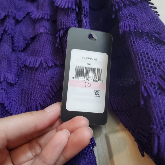 Dress - Picture 3 of 4